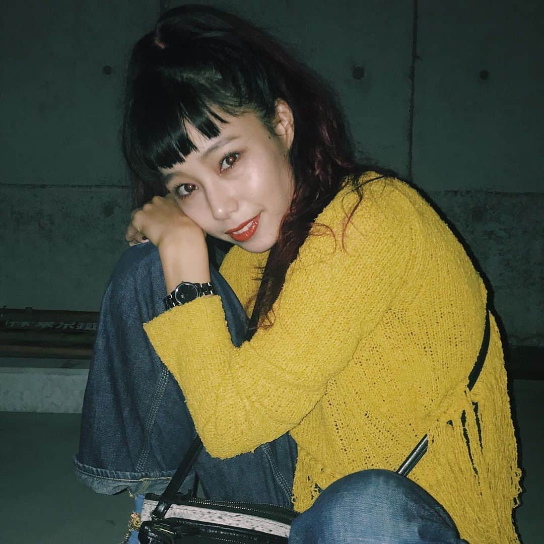 TsurutaHitomiのインスタグラム：「存在感あるしお洋服に合わせやすい☺️10/31までギフトラッピング無料だって！今日まで！  15％OFFクーポンコード：hiromi01（‪12/31‬有効、公式サイト使用のみ） https://www.danielwellington.com/jp　 #ダニエルウェリントン #DW新作」
