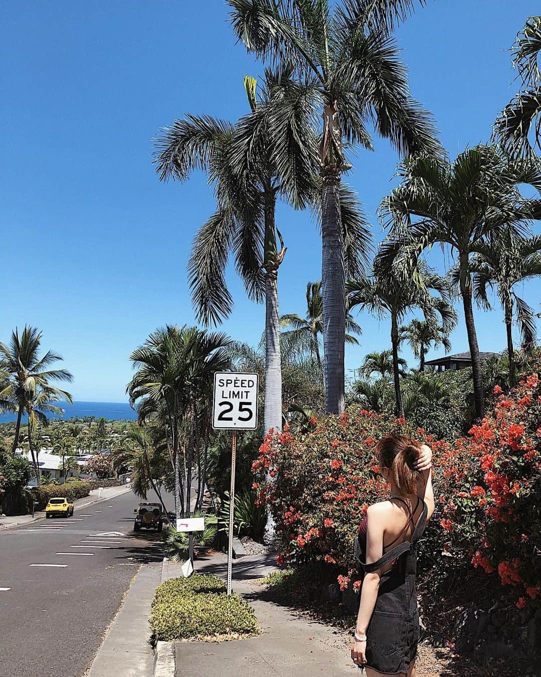 森山菜々のインスタグラム：「✯ どこかで思い切って休み取って 旅行にでも行きたいね〜🧸👜🍍 さて。11月もがんばりますか〜✊🏽」