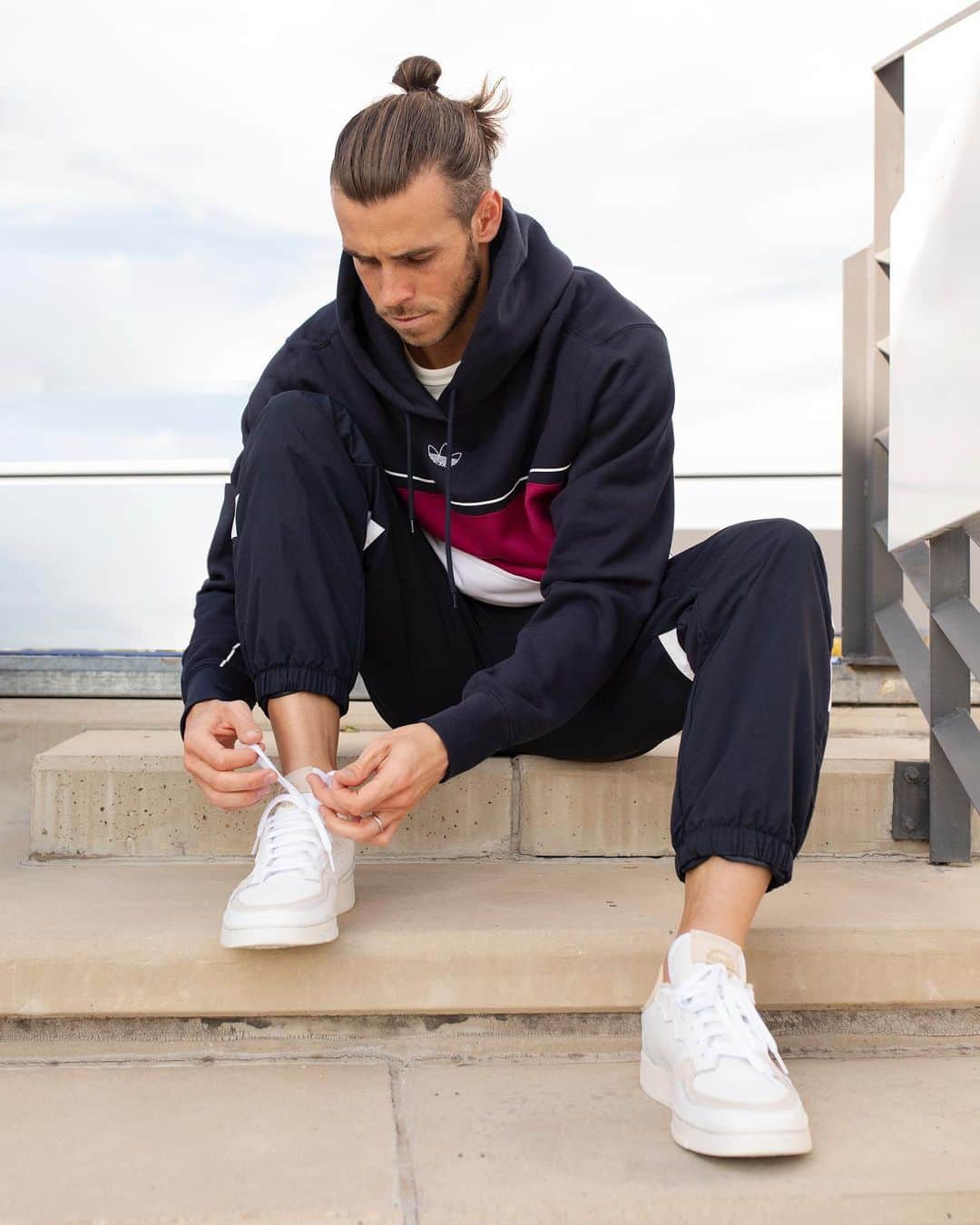 ガレス・ベイルさんのインスタグラム写真 - (ガレス・ベイルInstagram)「👌🏼👟🔥 @adidasoriginals #Supercourt #HomeofClassics」10月31日 20時09分 - garethbale11