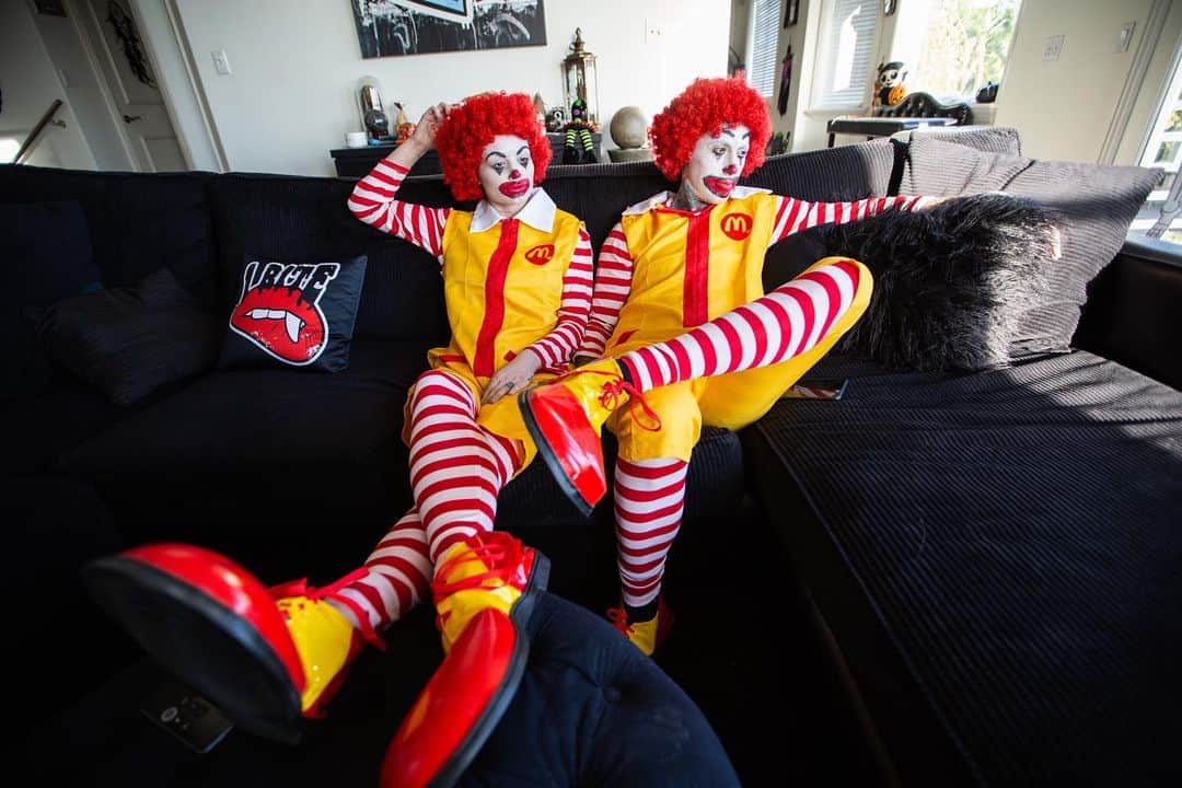 サラヤ・ジェイド・ベヴィスさんのインスタグラム写真 - (サラヤ・ジェイド・ベヴィスInstagram)「Couple of clowns 🤡」10月31日 11時34分 - saraya