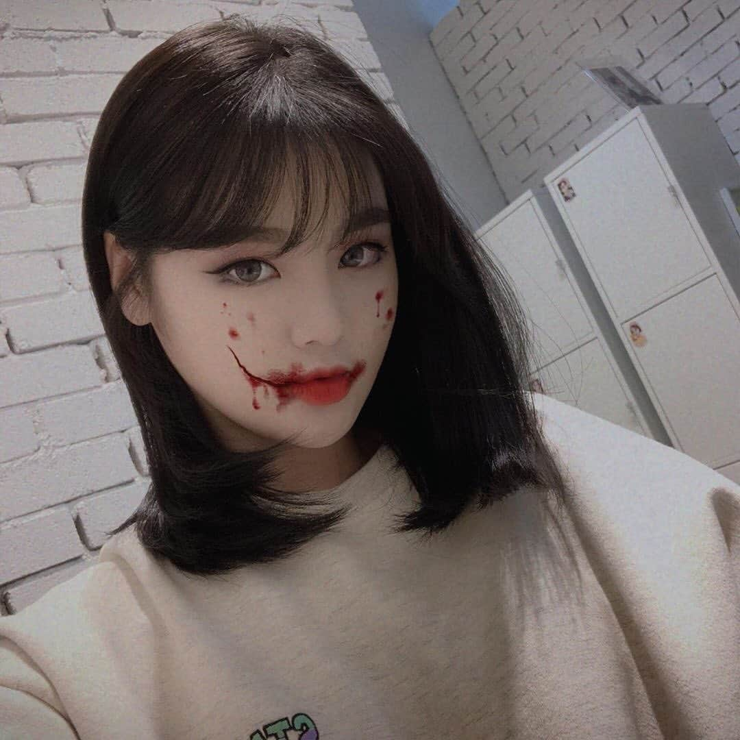 HOTPING公式アカウントさんのインスタグラム写真 - (HOTPING公式アカウントInstagram)「🎃HAPPY HALLOWEEN🎃  最後はヘミンちゃん👻💕 クールなゾンビに大変身！！ みなさん、素敵なハロウィンを🎃❣️ − #ハロウィン#ハロウィンメイク#ハッピーハロウィン#セルカ#セルフィー#韓国好きな人と繋がりたい」10月31日 11時48分 - hotping_japan