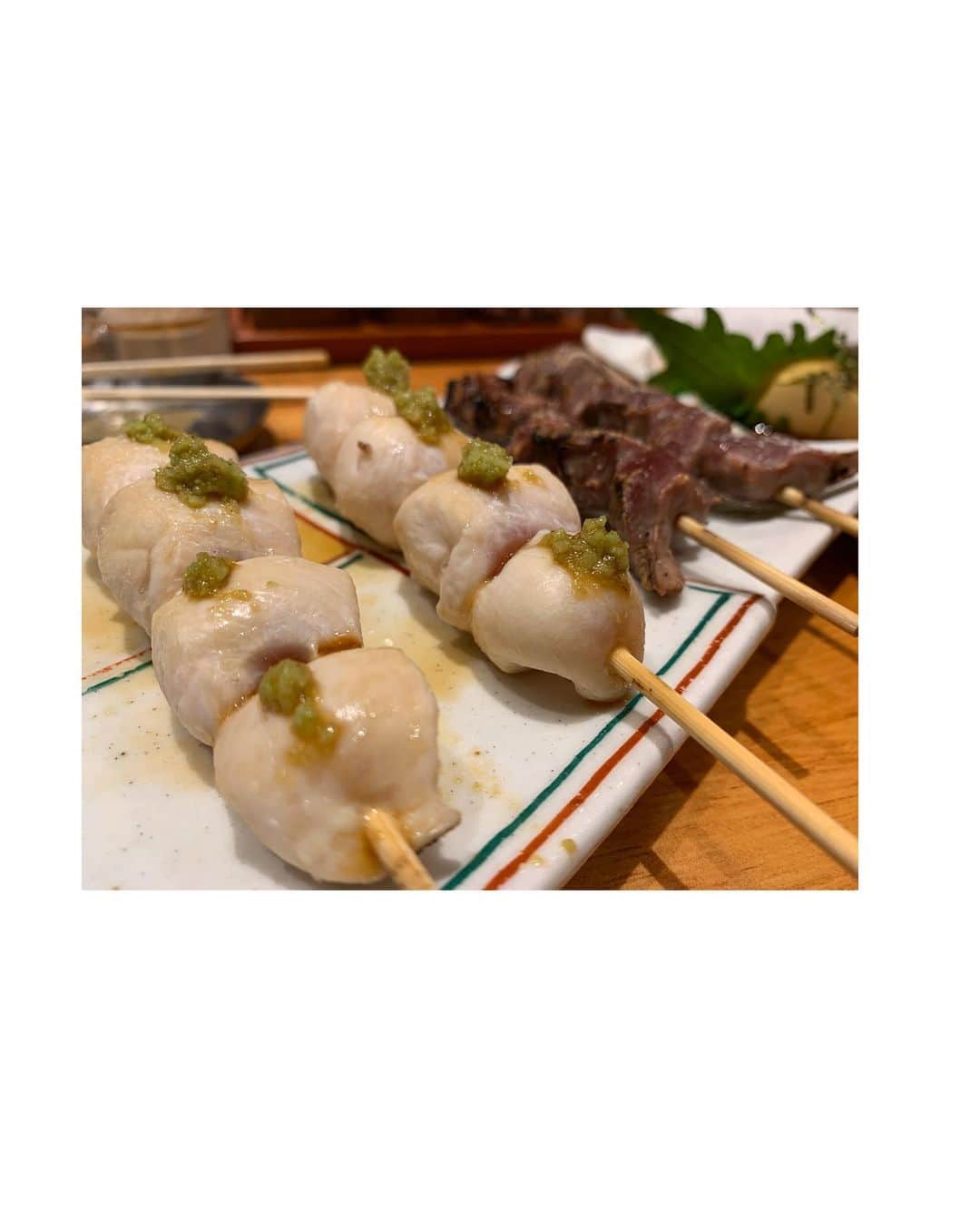 新井ニーニャさんのインスタグラム写真 - (新井ニーニャInstagram)「.﻿ ﻿ ﻿ ﻿ ﻿ 🎃ℍ𝕒𝕡𝕡𝕪 ℍ𝕒𝕝𝕝𝕠𝕨𝕖𝕖𝕟🎃﻿ ﻿ ﻿ 先週も行った歌舞伎町レッドのれん街💛﻿ ゆりみょん @lily02tbt  のんちゃん @nonsamakun ﻿ と、ガールズトークしまくってきました💋﻿ ちょうどこの日もハロウィンイベントで👻﻿ 朝まで1000円無制限飲み放題🤙🏽🍻❤️﻿ ﻿ 残り、今日だけらしい‼️﻿ 10/31のみ朝まで1000円無制限飲み放題🍺✨﻿ (大事なので、2回。笑)﻿ ﻿ おそらくかなり盛り上がってるはず🙄💕﻿ 行く人or行った人、レポしてください〜〜😩❤️﻿ ﻿ ﻿ ﻿ ちなみにこの日は、お気に入りの﻿ #牛タンいろ葉 が満席で！🐄﻿ ラスト2席しかなかった、#まるまさ へ🐓﻿ 焼き鳥屋さんなんだけど、全てが美味しかった…😩💓そして二件目にも他のご飯食べたくて(笑)、わがままいって他のお店の席空いてるか何度も確認して(笑)、念願の#串カツかっちゃん へ💕﻿ ﻿ のんちゃんも、#歌舞伎町レッドのれん街 の常連さんでここのかっちゃんによく行くらしく、オススメメニュー沢山教えてくれた🤤❤️まぐろ串、うなぎ串、子持ち昆布串は、絶対食べてほしい‼️美味しい‼️ほんとに‼️﻿ ﻿ ﻿ 子持ち昆布好きすぎてあれのためにまた行きたい😭💗赤提灯なのに、お洒落で美味しいお店は、なかなかないんだよなぁ〜🙄🍺今回はガールズトーク&税金の話で盛り上がりすぎて(最後に動画載せた笑)二階のカラオケまで行けなかったので、近々再チャレンジ🤣🎤❤️﻿ ﻿ ﻿ ﻿ #飲み放題のビールを毎回頼むのが﻿ #大変なので﻿ #途中からずっと﻿ #メガジョッキビール﻿ #でした﻿ ﻿ ﻿  @kabukicho_red_norengai  #red_halloween #blanca #tokyo #japanfood #赤提灯 #せんべろ #千ベロ #のれん街 #ハロウィン #ハロウィーン #コスプレはしない #アプリでハロウィン気分 #内装も可愛かった #ビール党 #女子会 #女子トーク」10月31日 12時00分 - 22nina77