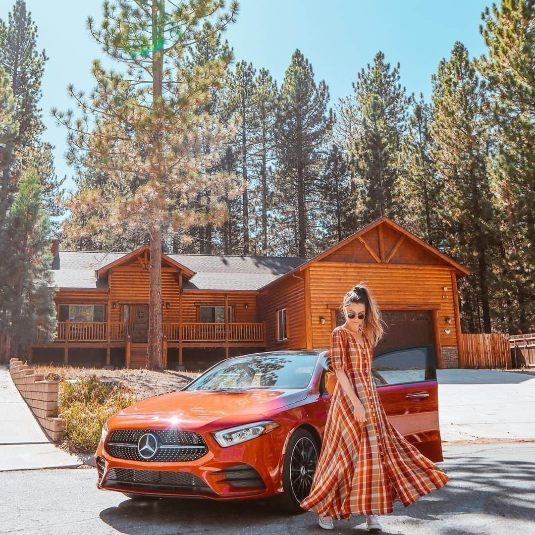 メルセデス・ベンツさんのインスタグラム写真 - (メルセデス・ベンツInstagram)「Taking in the scene, making the scene with the @hungryhipsters. 📸 via @mercedesbenzusa⠀⠀ ⠀⠀ #shesmercedes #mercedesbenz #mercedes #benz #instacar #fall @shesmercedes」10月31日 12時01分 - mercedesbenz