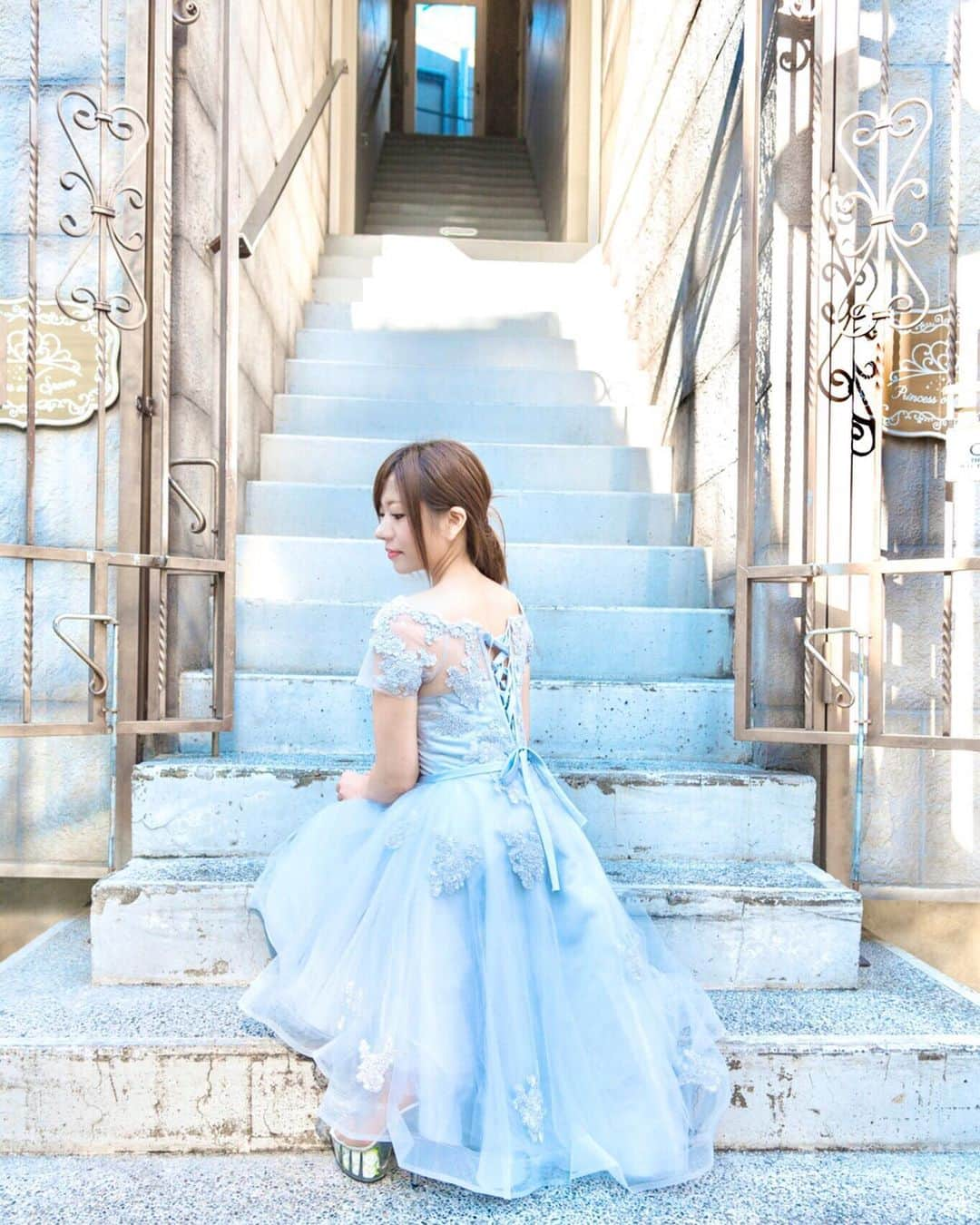 藤崎里菜さんのインスタグラム写真 - (藤崎里菜Instagram)「『ONLY The BEST』 のドレス👗 https://www.instagram.com/duo_xia_nnv/ ． @onlythebestdress ． お値段はお手頃なのに、生地もしっかりしてして、デザインもめちゃくちゃ可愛い💕 ． ． 結婚式やパーティーにおすすめです✨ ． ． photo by @jun.jun3.6.7.8 ． ．  #ドレス通販onlythebest #onlythebest #ドレス専門店 #ドレス #dress #パーティードレス #パーティー #party  #結婚式 #レース  #シンデレラ #Cinderella #プリンセス #Princess #girl #女子 #女子力 #渋谷 #表参道 #外苑前 #pr」10月31日 12時09分 - rina_fujisaki