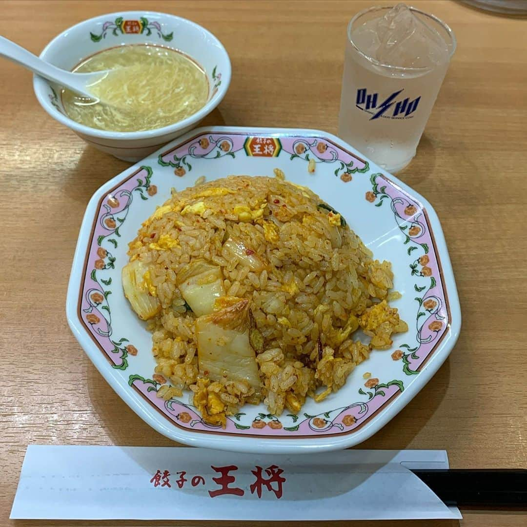 くろさんのインスタグラム写真 - (くろInstagram)「キムチ炒飯🍚550円−会員引5%＝523円 #キムチ炒飯 #キムチチャーハン #餃子の王将 #王将ランチ #GYOZACLUB #ぎょうざ倶楽部 #新橋ランチ #餃子の王将新橋駅前店」10月31日 12時16分 - m6bmw