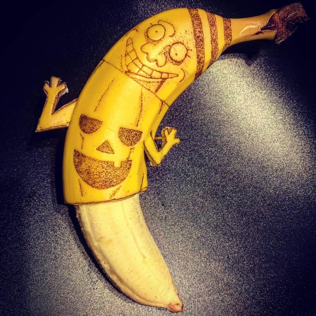 エンドケイプのインスタグラム：「ハロウィン🎃👻バナナ #バナナ #バナナート  #バナナアート  #バナナアート🍌  #ハロウィン  #ハロウィン🎃  #ハロウィンバナナ  #banana  #bananaart  #bananaartist  #japan #fruit  #fruitart  #fruitartist  #endcape」