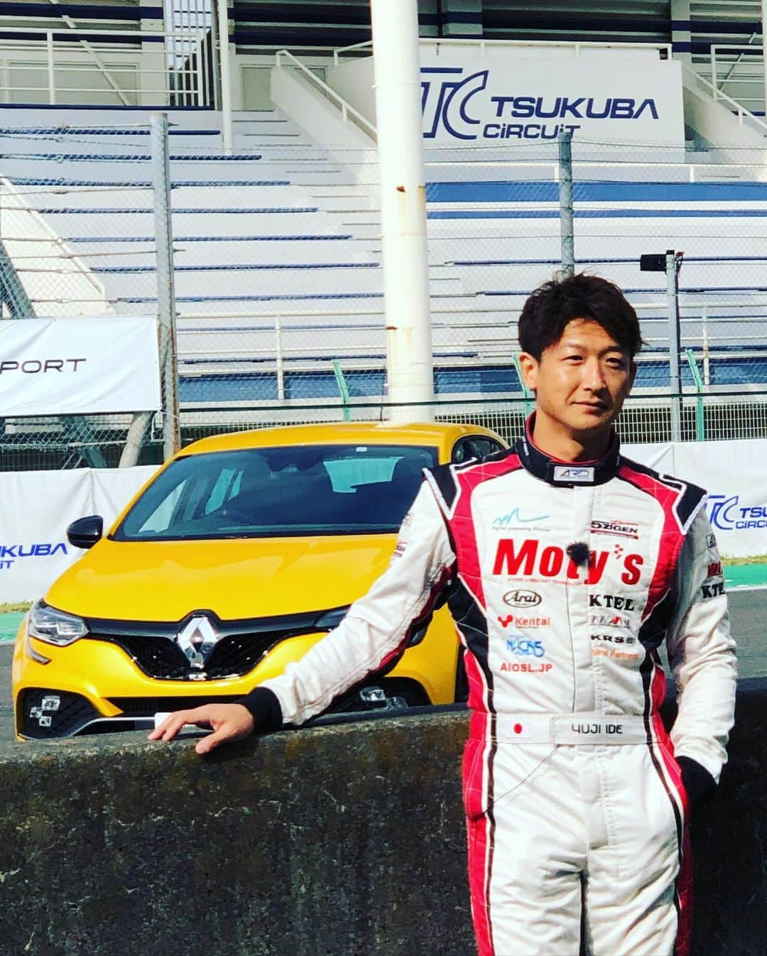 井出有治さんのインスタグラム写真 - (井出有治Instagram)「『cliccar.com』の取材でルノー・メガーヌR.S.トロフィー🚗  #renault #meganerstrophy  #🇫🇷」10月31日 12時45分 - yuji_ide_official