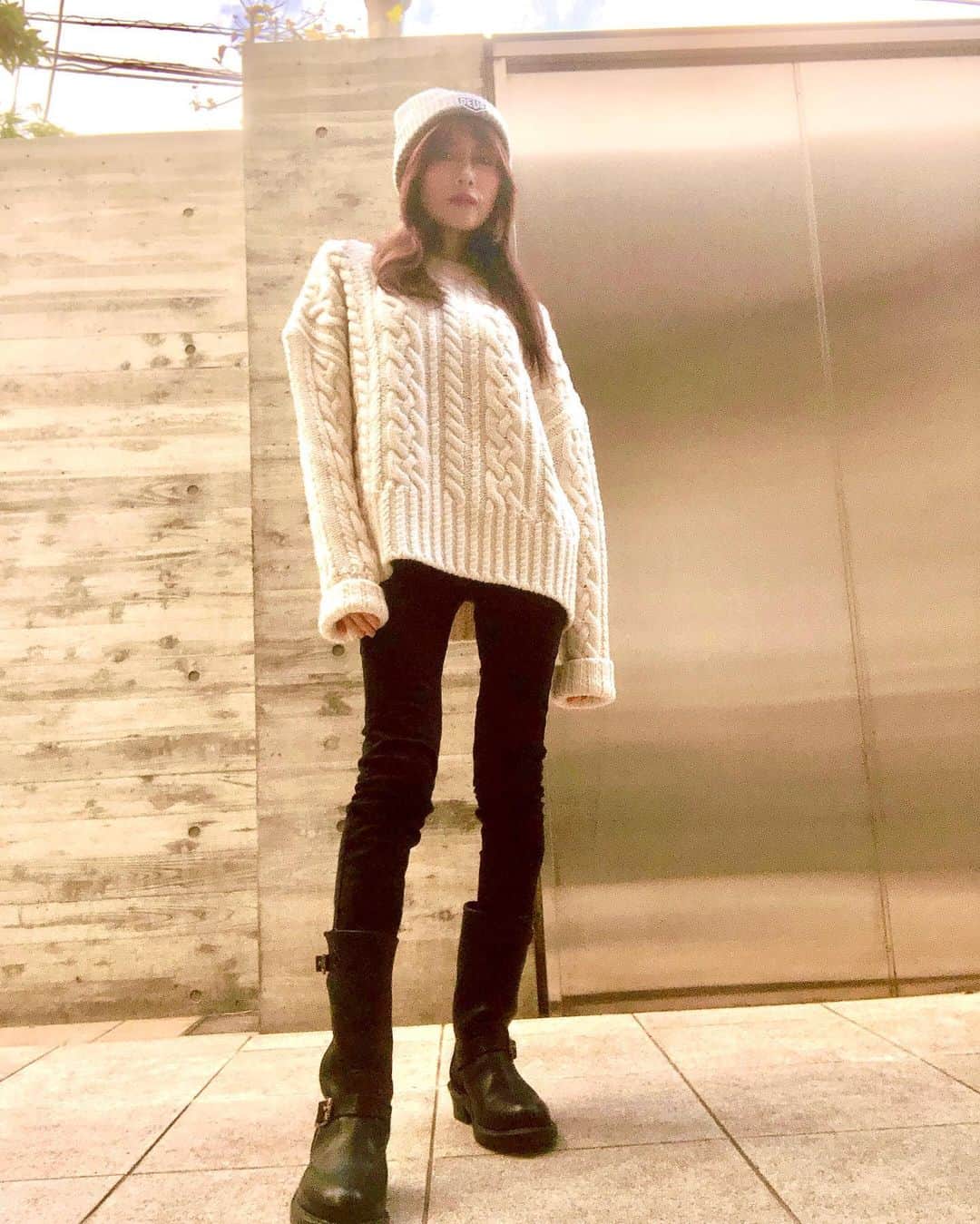 工藤静香さんのインスタグラム写真 - (工藤静香Instagram)「まだコートが必要ではない今は、メンズのSサイズを着るのが大好きです。 サイズが合うなら、彼氏、兄妹、息子さん、旦那さまとシェアーもいいかもしれませんよ！  #ami」10月31日 13時04分 - kudo_shizuka
