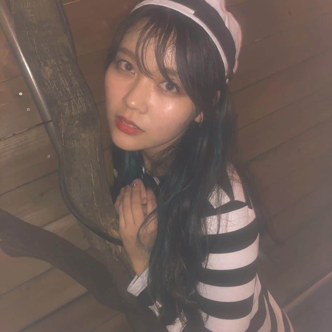 のインスタグラム：「HAPPY Halloween🎃  #モテタピ 今日もよろしくお願いします🤲 18:00〜21:00だよ〜☺️💓 . . #yuisa #ハロウィンコスプレ #ハロウィン仮装 #ハロウィン #ハロウィンメイク #渋ハロ #タピオカ  #할로윈 #메이크업」