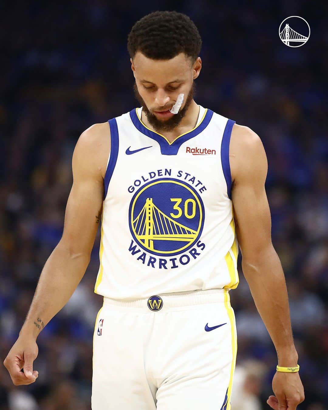 ゴールデンステート・ウォリアーズさんのインスタグラム写真 - (ゴールデンステート・ウォリアーズInstagram)「Stephen Curry underwent successful surgery on his broken left hand/second metacarpal. Curry is expected to make a full recovery and an update on his status will be provided in three months.」10月31日 13時40分 - warriors