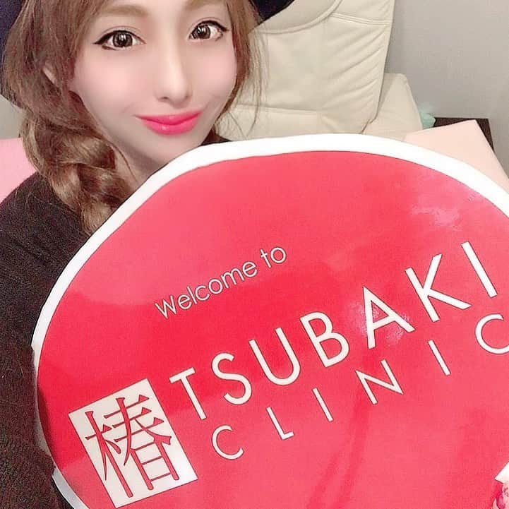 矢沢なりさんのインスタグラム写真 - (矢沢なりInstagram)「🎀白玉点滴🎀 本日も銀座で美容DAY💖💖💖 椿クリニックてわ長尾さんに白玉点滴してもらった🙋‍♀️💖✨ . 美白成分ばっちしね🧡🧡🧡 しかも長尾さんもプラセンタドリンク飲んでるって言ってたし、もっと話したかったなぁ🥺💖 . 最近はコラーゲンドリンクも追加しました←私の美容食品全部紹介したらえぐいけど今日か明日には紹介しようw あげたい記事がどんどん溜まるw . 美容皮膚科は本当に本当に椿クリニックがめちゃくちゃオススメやけん！🥰💖 早くお人形みたいな陶器になりたいのだわーん🦋🦋🦋🦋🦋 #美容皮膚科 #美容 #白玉点滴 #美容注射 #美容点滴 #アンチエイジング #美白 #肌活 #肌が命 #乾燥肌 #椿クリニック #長尾さん最高」10月31日 14時25分 - nari_yazawa