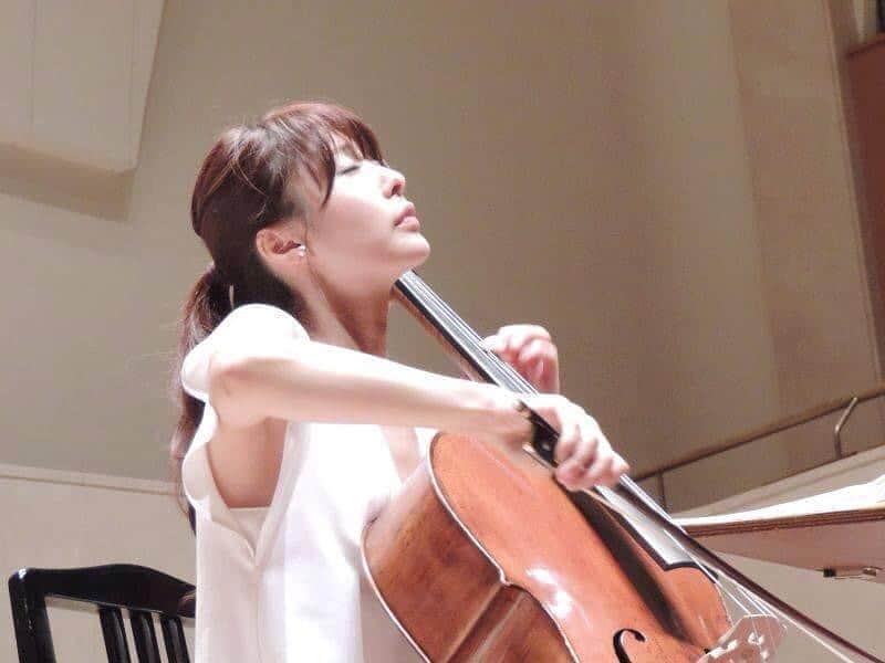 新倉瞳さんのインスタグラム写真 - (新倉瞳Instagram)「届きますように  #cellistoftheworld #cellist #hitominiikura」10月31日 15時12分 - hitominiikura