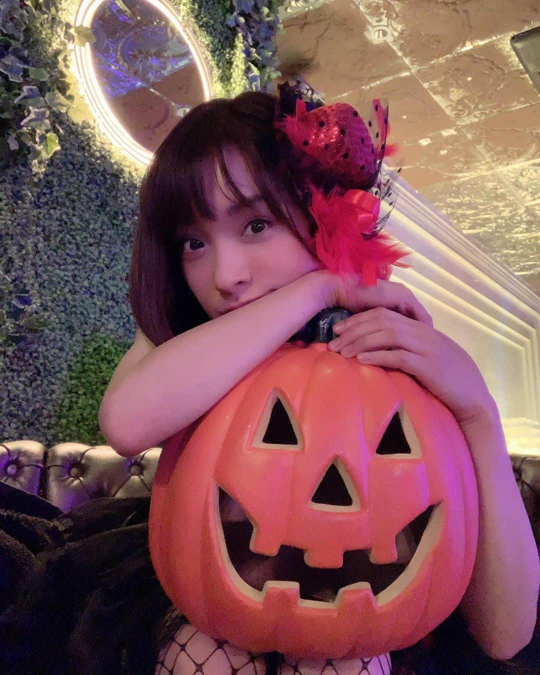 みひろさんのインスタグラム写真 - (みひろInstagram)「Happy Halloween🎃  #ハロウィンコスプレ #ハロウィン  #ハロウィン🎃  #恵比寿マスカッツ  #マジョガリータ  #みひろ #mihiro  #instagood  #instadiary  #instalike #instamood  #ow #instapic #instaphoto #girl　#follow #followme  #japanesegirl」10月31日 16時18分 - mihiro0519