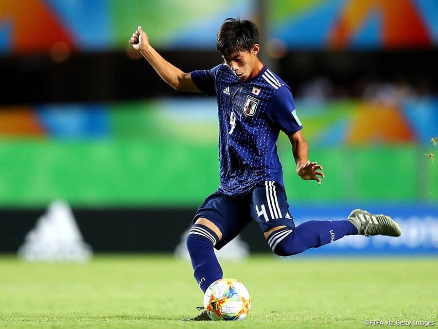 日本サッカー協会さんのインスタグラム写真 - (日本サッカー協会Instagram)「📸Match photos｜#U17日本代表 は10月30日(水)、FIFA U-17ワールドカップブラジル2019のグループステージ第2戦でU-17アメリカ代表と対戦しました。序盤から日本をよく研究した粘り強い守りに苦戦を強いられ、結果は0-0のスコアレスドロー。勝点1を積み上げ、ノックアウトステージ進出へ一歩前進となりました。 ・ 🏆FIFA U-17ワールドカップブラジル2019 🇯🇵U-17日本代表 0-0 U-17アメリカ🇺🇸 📅10/31(木) 8:00KO 📍Estadio Kleber Andrade ・ GK 1 #鈴木彩艶 （#浦和レッズユース ） DF 2 #鈴木海音（#ジュビロ磐田U18 ） 3 #半田陸（#モンテディオ山形ユース ） 4 #中野伸哉（#サガン鳥栖U18 ） 5 #畑大雅 （#市立船橋高 ） MF 6 #藤田譲瑠チマ（#東京ヴェルディユース ） 7 #三戸舜介 （#JFAアカデミー福島U18 ) →74' MF 14 #中野桂太 （#京都サンガＦＣU18 ) 8 #成岡輝瑠 （#清水エスパルスユース ） 19 #田村蒼生 （#柏レイソルU18 ） →87' DF #角昂志郎 （ＦＣ東京U18 ） FW 9 #若月大和（#桐生第一高 ） 11 #唐山翔自 （#ガンバ大阪ユース ） →57' FW 10 #西川潤（#桐光学園高 ） ・ 監督　森山佳郎 ・ 🏆FIFA U-17ワールドカップブラジル2019 グループＤ 📅10/28(月) 8:00KO 3-0 U-17オランダ🇳🇱 📅10/31(木) 8:00KO 0-0 U-17アメリカ🇺🇸 📅11/3(日) 8:00KO vs U-17セネガル🇸🇳 ※すべて日本時間 ・ 📺J SPORTS／BSフジ 👉大会情報はJFA.jpへ #U17WC」10月31日 16時10分 - japanfootballassociation