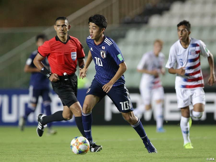 日本サッカー協会さんのインスタグラム写真 - (日本サッカー協会Instagram)「📸Match photos｜#U17日本代表 は10月30日(水)、FIFA U-17ワールドカップブラジル2019のグループステージ第2戦でU-17アメリカ代表と対戦しました。序盤から日本をよく研究した粘り強い守りに苦戦を強いられ、結果は0-0のスコアレスドロー。勝点1を積み上げ、ノックアウトステージ進出へ一歩前進となりました。 ・ 🏆FIFA U-17ワールドカップブラジル2019 🇯🇵U-17日本代表 0-0 U-17アメリカ🇺🇸 📅10/31(木) 8:00KO 📍Estadio Kleber Andrade ・ GK 1 #鈴木彩艶 （#浦和レッズユース ） DF 2 #鈴木海音（#ジュビロ磐田U18 ） 3 #半田陸（#モンテディオ山形ユース ） 4 #中野伸哉（#サガン鳥栖U18 ） 5 #畑大雅 （#市立船橋高 ） MF 6 #藤田譲瑠チマ（#東京ヴェルディユース ） 7 #三戸舜介 （#JFAアカデミー福島U18 ) →74' MF 14 #中野桂太 （#京都サンガＦＣU18 ) 8 #成岡輝瑠 （#清水エスパルスユース ） 19 #田村蒼生 （#柏レイソルU18 ） →87' DF #角昂志郎 （ＦＣ東京U18 ） FW 9 #若月大和（#桐生第一高 ） 11 #唐山翔自 （#ガンバ大阪ユース ） →57' FW 10 #西川潤（#桐光学園高 ） ・ 監督　森山佳郎 ・ 🏆FIFA U-17ワールドカップブラジル2019 グループＤ 📅10/28(月) 8:00KO 3-0 U-17オランダ🇳🇱 📅10/31(木) 8:00KO 0-0 U-17アメリカ🇺🇸 📅11/3(日) 8:00KO vs U-17セネガル🇸🇳 ※すべて日本時間 ・ 📺J SPORTS／BSフジ 👉大会情報はJFA.jpへ #U17WC」10月31日 16時10分 - japanfootballassociation