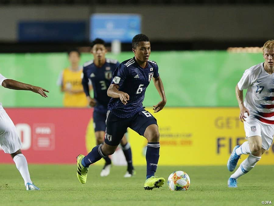 日本サッカー協会さんのインスタグラム写真 - (日本サッカー協会Instagram)「📸Match photos｜#U17日本代表 は10月30日(水)、FIFA U-17ワールドカップブラジル2019のグループステージ第2戦でU-17アメリカ代表と対戦しました。序盤から日本をよく研究した粘り強い守りに苦戦を強いられ、結果は0-0のスコアレスドロー。勝点1を積み上げ、ノックアウトステージ進出へ一歩前進となりました。 ・ 🏆FIFA U-17ワールドカップブラジル2019 🇯🇵U-17日本代表 0-0 U-17アメリカ🇺🇸 📅10/31(木) 8:00KO 📍Estadio Kleber Andrade ・ GK 1 #鈴木彩艶 （#浦和レッズユース ） DF 2 #鈴木海音（#ジュビロ磐田U18 ） 3 #半田陸（#モンテディオ山形ユース ） 4 #中野伸哉（#サガン鳥栖U18 ） 5 #畑大雅 （#市立船橋高 ） MF 6 #藤田譲瑠チマ（#東京ヴェルディユース ） 7 #三戸舜介 （#JFAアカデミー福島U18 ) →74' MF 14 #中野桂太 （#京都サンガＦＣU18 ) 8 #成岡輝瑠 （#清水エスパルスユース ） 19 #田村蒼生 （#柏レイソルU18 ） →87' DF #角昂志郎 （ＦＣ東京U18 ） FW 9 #若月大和（#桐生第一高 ） 11 #唐山翔自 （#ガンバ大阪ユース ） →57' FW 10 #西川潤（#桐光学園高 ） ・ 監督　森山佳郎 ・ 🏆FIFA U-17ワールドカップブラジル2019 グループＤ 📅10/28(月) 8:00KO 3-0 U-17オランダ🇳🇱 📅10/31(木) 8:00KO 0-0 U-17アメリカ🇺🇸 📅11/3(日) 8:00KO vs U-17セネガル🇸🇳 ※すべて日本時間 ・ 📺J SPORTS／BSフジ 👉大会情報はJFA.jpへ #U17WC」10月31日 16時10分 - japanfootballassociation