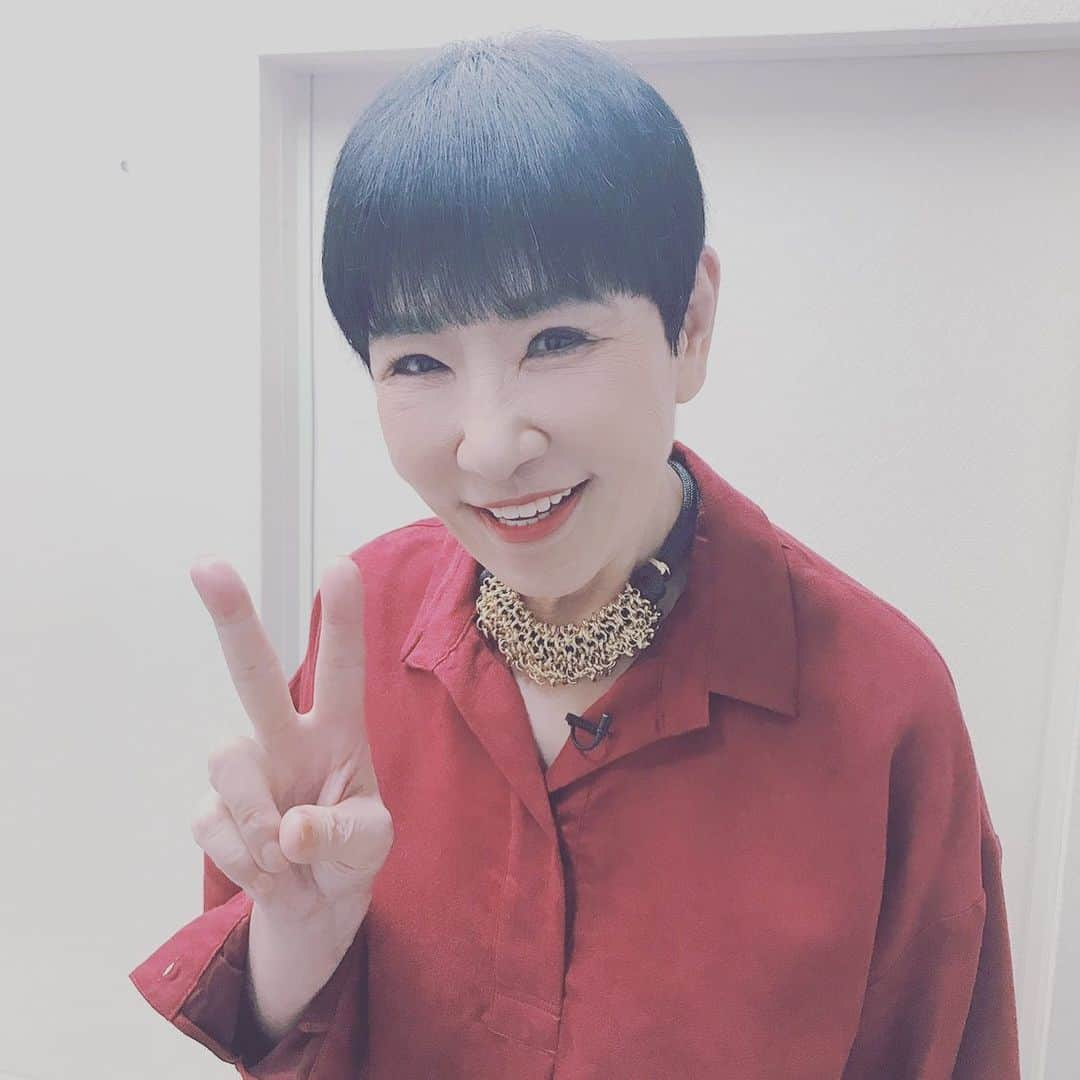 和田アキ子さんのインスタグラム写真 - (和田アキ子Instagram)「昨日の、NTV「今夜くらべてみました」を見てたら、Ulikeという写真アプリで撮ると可愛いという事で。 アプリを取って、写真撮ってみました💕💕可愛いでしょ⁉️笑笑 #ako50th #可愛くとってみた」10月31日 16時14分 - ako50th