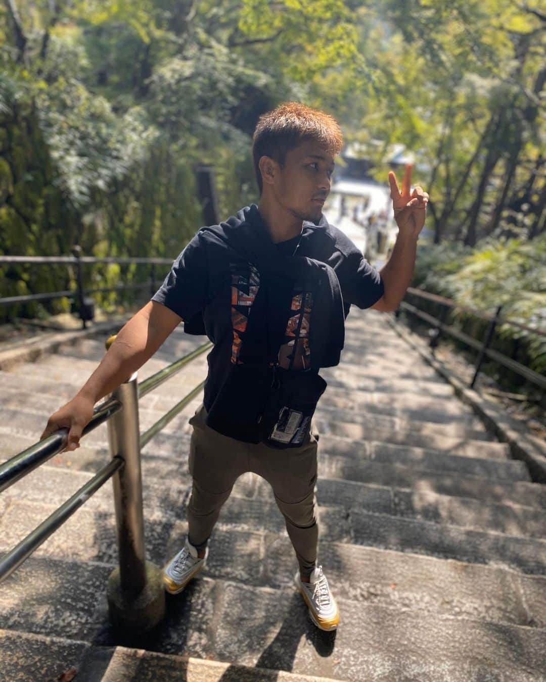 大沢文也のインスタグラム：「京都たまらん。試合前ラストの連休！  #社員旅行 #2泊3日 #京都 #清水寺 #古風 #団子 #先斗町 #ぽんと町 #抹茶 #スイーツ」