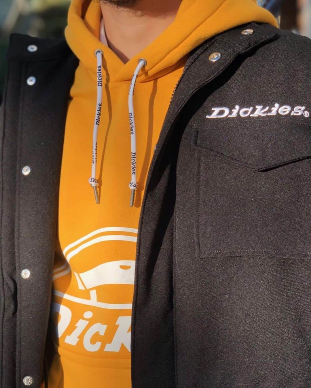 ディッキーズさんのインスタグラム写真 - (ディッキーズInstagram)「Dickies Store Staff Coordinate from Ikebukuro P’PARCO.  M-65ジャケットとカーゴパンツを合わせたストリートスタイル！ インナーのパーカーを明るい色がアクセントに☝️ #dickies #dickiesjp #m65 #jacket #autumnfashion #winterfashion #hoodie #cargopants #khaki #orange #workwear #originaldesign #streetstyle #casualstyle #ジャケット #パーカー #カーゴパンツ #dickiesworkwear #fashionable #vibes #ikebukuro #tokyo」10月31日 16時16分 - dickies_jp