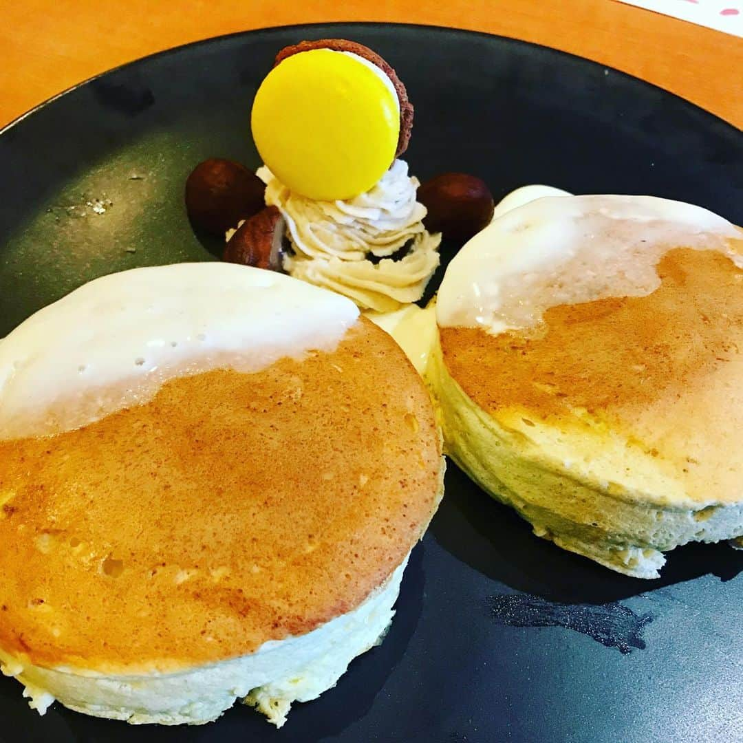 松山まなかさんのインスタグラム写真 - (松山まなかInstagram)「#pancake #パンケーキ #ホテルニューオータニ #satsuki #ニューオータニ特製パンケーキ #マロン #マロンパンケーキ #sweets #スィーツ女子 #マラソン女子」10月31日 16時29分 - manakamatsuyama