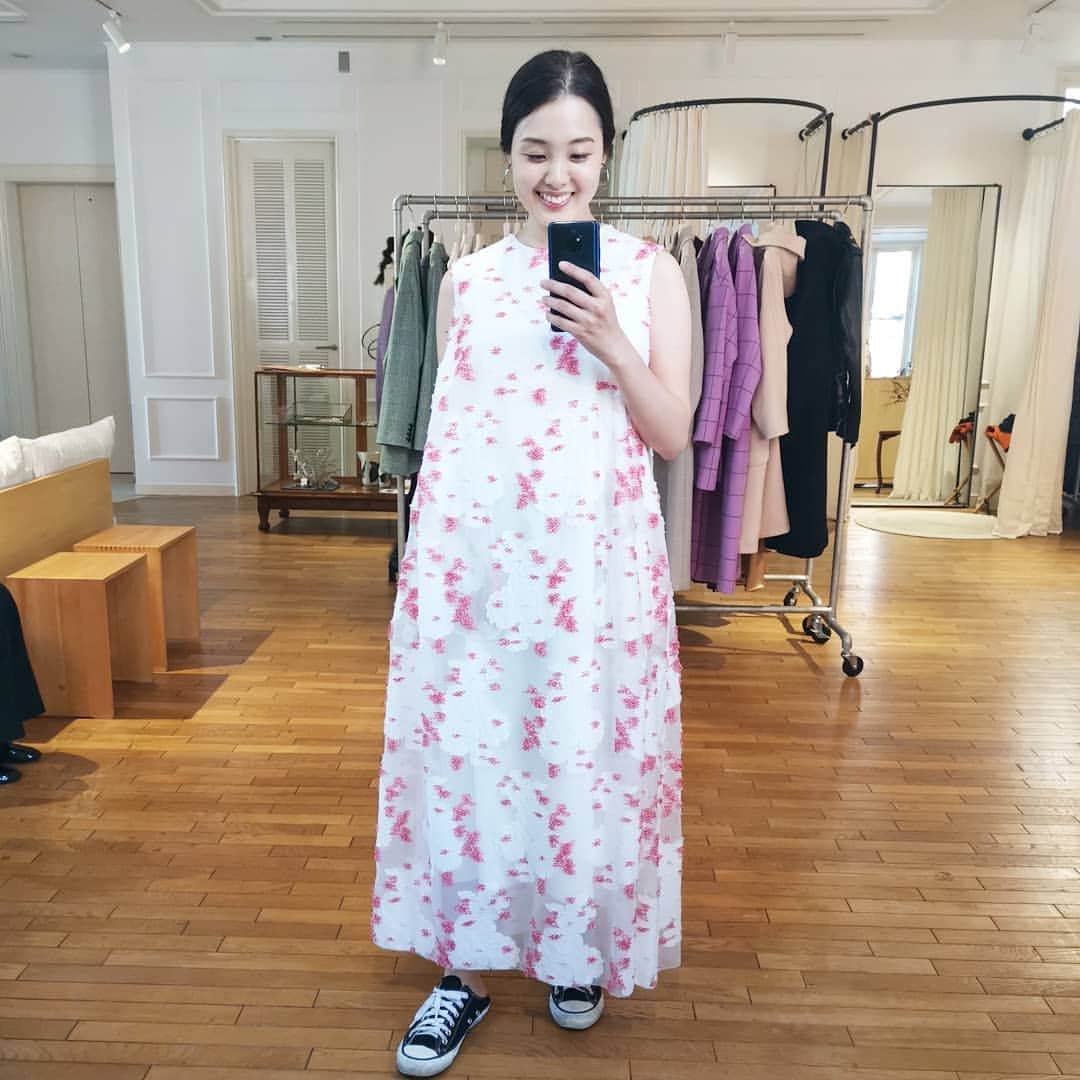 ayaka8880のインスタグラム：「. . 連投しちゃって、すみません💦 . こんな私のショボスタグラムにワンピースどこのかDMがいっぱい。 . @baila_magazine のブログに書きました🖊 . うん、気になりますよね。 ワンピース本当にかわいいもん🤗♥ . . #ワンピース #グリード」