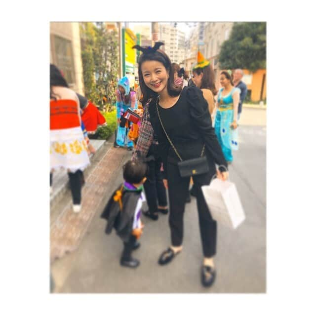 秋元玲奈さんのインスタグラム写真 - (秋元玲奈Instagram)「Happy Halloween❗️❗️🎃 我が家のプチドラキュラ🧛‍♂️ #halloween  #dracula  #vampire」10月31日 16時29分 - rena_akimoto