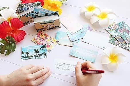 eight o eight のインスタグラム：「ALOHA メッセージカード . 再入荷しました♡ . ⚐シリーズのHawaii手帳も 入荷しています⚓ . . . #beach #sea #beachhouse #beachstyle #beachgirl #california #aloha#hawaii#アロハ #ビーチ雑貨 #ビーチハウス #ビーチスタイル #ビーチライフ #ハワイ#ハワイアン #ハワイ雑貨 #ビーチ雑貨 #カリフォルニア雑貨 #カリフォルニアライフ#カリフォルニアスタイル#雑貨#海 #海を感じる雑貨 #ハワイ手帳2020」