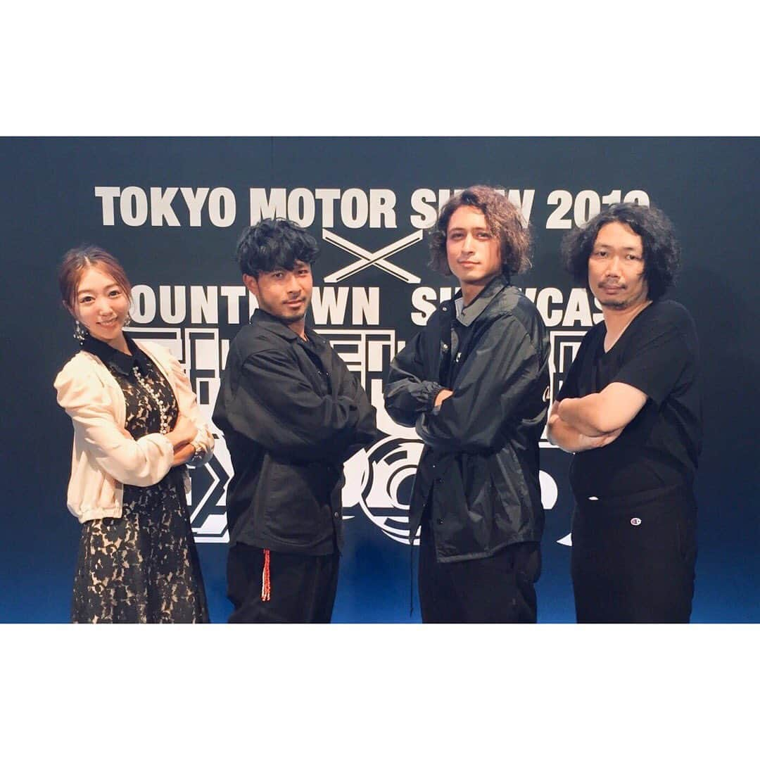 浜崎美保さんのインスタグラム写真 - (浜崎美保Instagram)「東京モーターショー2019🤖✨ ・ TOKYO FM スカロケ🚀公開生放送2日目 ・ ・ ・ 一体何が起きていたのか、会場の方にしか伝わっていない写真を😂 ・ ・ ・ 唯一の救いはSPiCYSOLさんの心地よいステキなLIVE😌😌😌 ・ ・ ・ ありがとうございました😊 ・ ・ ・ さぁ、今日は最終日です❕✨ ・ ・ お待ちしています❕ ・ ・ ・ ・ ・ #tokyofm #スカロケ #公開生放送 #TMS #TMS2019 #東京モーターショー #東京モーターショー2019 #futureexpo  #SPiCYSOL さん #ありがとうございました #マンボウやしろ #浜崎美保」10月31日 16時56分 - mihohamasaki_japan