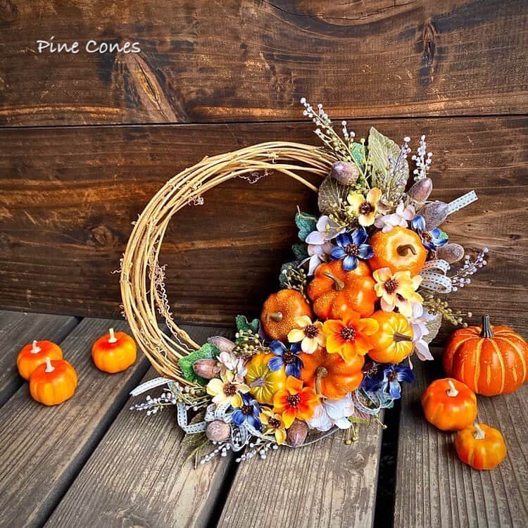 東京堂アーティフィシャルフラワーMAGIQのインスタグラム：「🎃MAGIQ キャンペーン🎃 【ハロウィンキャンペーン】 💫💫💫💫💫💫💫💫💫💫💫💫 👑【入賞】発表❗️👑 ✳️💫Congratulations🏆💫✳️ 🎊おめでとうございます🎉🎊 ・ Photo by @2525tokobe 👏👏👏 ・ 💫💫💫💫💫💫💫💫💫💫💫💫 素敵な写真タグ付けして、キャンペーンに投稿していただきありがとうございます🙇 ・ 素敵な写真を共有させて頂きます♪ ・ これからも @magiq.jp  をよろしくお願いいたします。 ・ 🔸🔸🔸🔸🔸🔸🔸🔸🔸🔸🔸🔸 【ハロウィンキャンペーン ご参加頂きました皆様】 キャンペーンへのご参加頂き、 誠にありがとうございました🙇‍♂️ ・ 今後も、キャンペーンは続きますので次回キャンペーンも参加よろしくお願い致します🙇‍♂️ ・ #MAGIQ#MAGIQのある暮らし#TOKYODO#東京堂#アーティフィシャルフラワー#アーティフィシャル#フラワー#アートフラワー#造花#花のある暮らし#花のある生活 #花好きな人と繋がりたい#フラワーデザイン#フラワーアレンジメント#フラワーアレンジ#アレンジメント#キャンペーン#ハロウィン#ハロウィンアレンジ#halloween#halloweenarrangment#artificialflower#artificial」