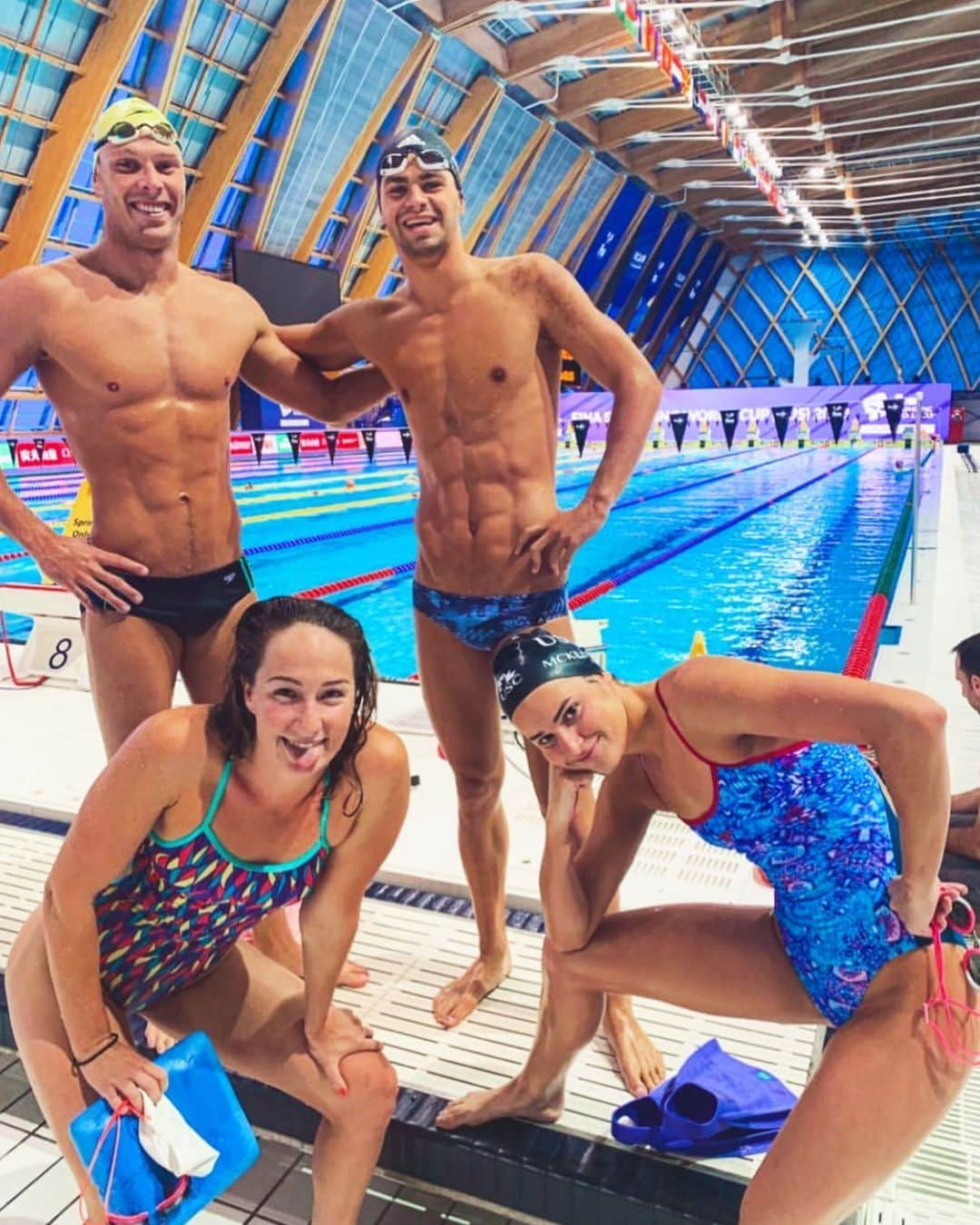 ジェイク・パッカードのインスタグラム：「Hanging out for first day of comp.  @swimmermichael @mikkisheridan @kaylee_mckeown #worldcup #kazan #russia #swimming #speedo」