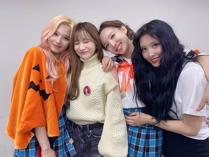 モモさんのインスタグラム写真 - (モモInstagram)「♡ [Update] 191030 - Minami Riho’s (Ex JYPE) Instagram Update -  #MOMO #트와이스 #모모 #平井もも #もも #TWICE ©️ minami.riho」10月31日 17時49分 - momojype