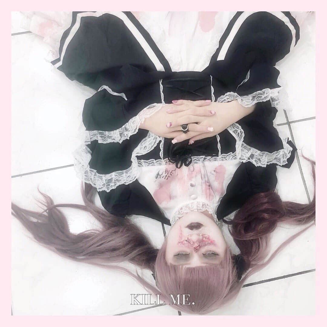 胡桃兎愛のインスタグラム：「doll zombie❤︎ #happyhalloween #lastyear」