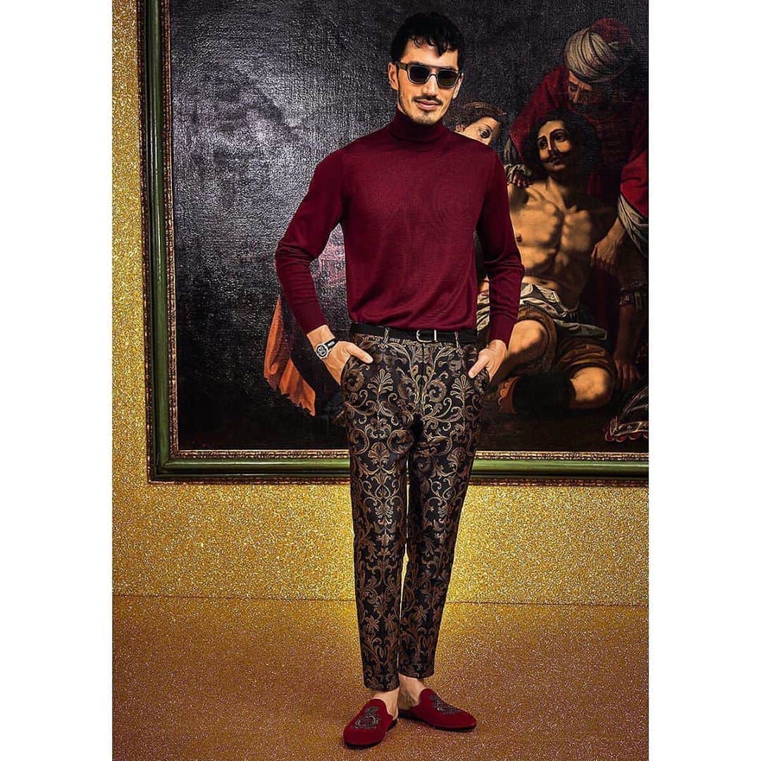 藤井裕史のインスタグラム：「A presto🌹Milan, Italy🇮🇹 I’ll be in town again in two weeks :) #Repost @dolcegabbana_man ・・・ Tailored pants in gold jacquard mixed with wintery red knitwear for a timeless and elegant allure. #DGMen #DGFamily #DGEyewear」