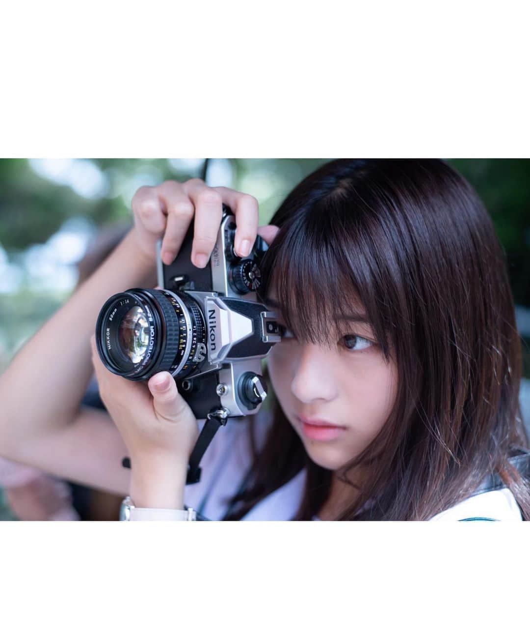 出口夏希さんのインスタグラム写真 - (出口夏希Instagram)「制服美少女情景図鑑 発売しました  ぜひ！  セーラー服のタイは中学のときの 結び方をしてみました。懐かしい。 ・ 📷　#アライテツヤ　さん #制服美少女情景図鑑」10月31日 18時36分 - natsuki__deguchi__official