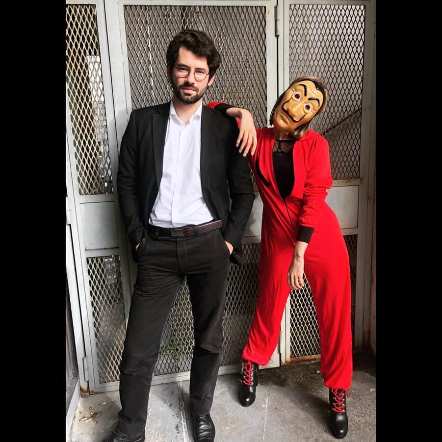 アンジェリーク・アバチキナのインスタグラム：「Witches be caption 💰☠️ ft.the Professor and both Jokers 🤡 #Tokyo #casadepapel #halloween #halloween2019 #tokyocasadepapel #theprofessor #Joker #ursulacorbero #costumes #paris #party」