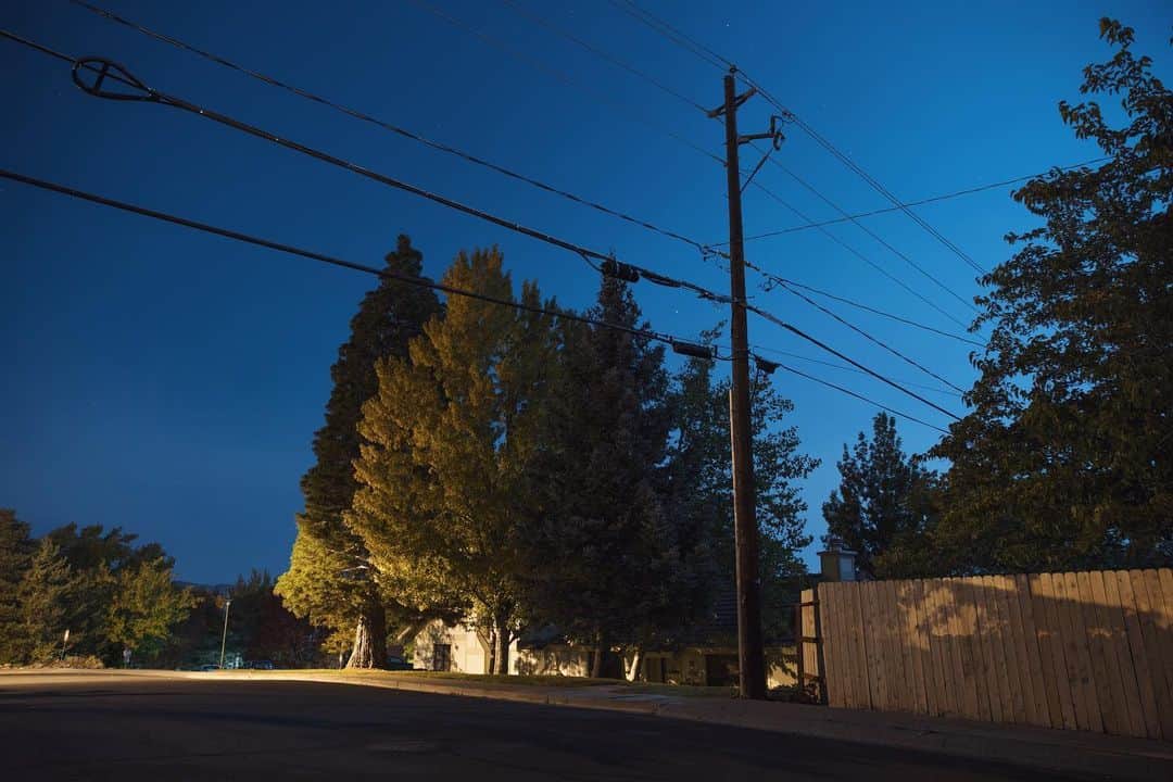 ローレン·ランドルフのインスタグラム：「Suburban nights from the full moon earlier this month. 🎃」