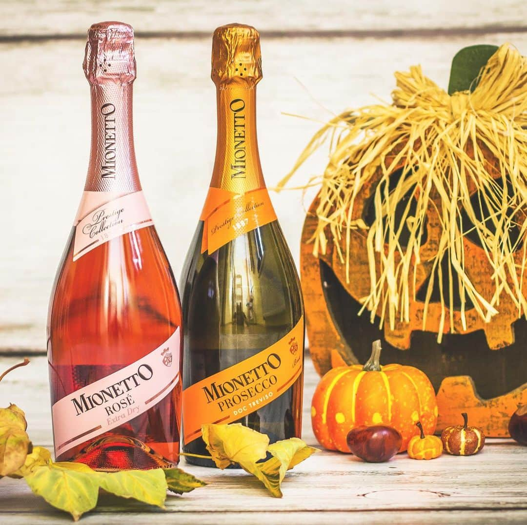 Mionetto Prosecco ČRさんのインスタグラム写真 - (Mionetto Prosecco ČRInstagram)「Mionetto vám přeje ten nejstrašidelnější Halloween 👻🍾☠️🎃 #mionetto #mionettoprosecco #halloween #fall2019  #goodvibes #proseccovibes」10月31日 20時49分 - mionetto_cz