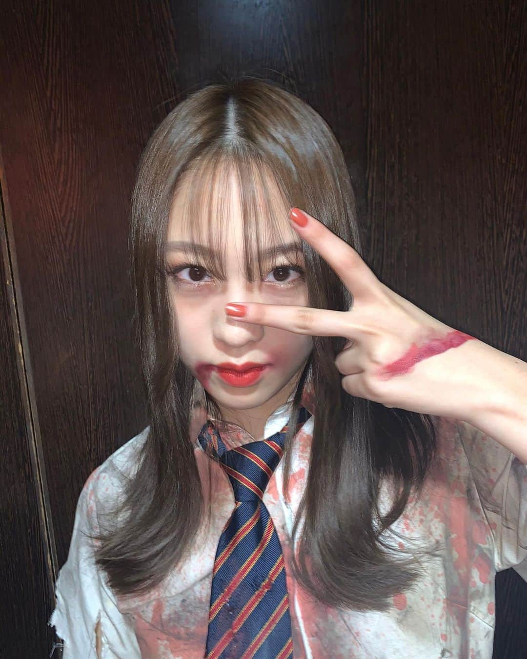 moca さんのインスタグラム写真 - (moca Instagram)「happy halloween🧟‍♀️💖 #lol #avex #moca #halloween  #制服ゾンビ #仮装 #ゾンビメイク」10月31日 20時44分 - moca_lol