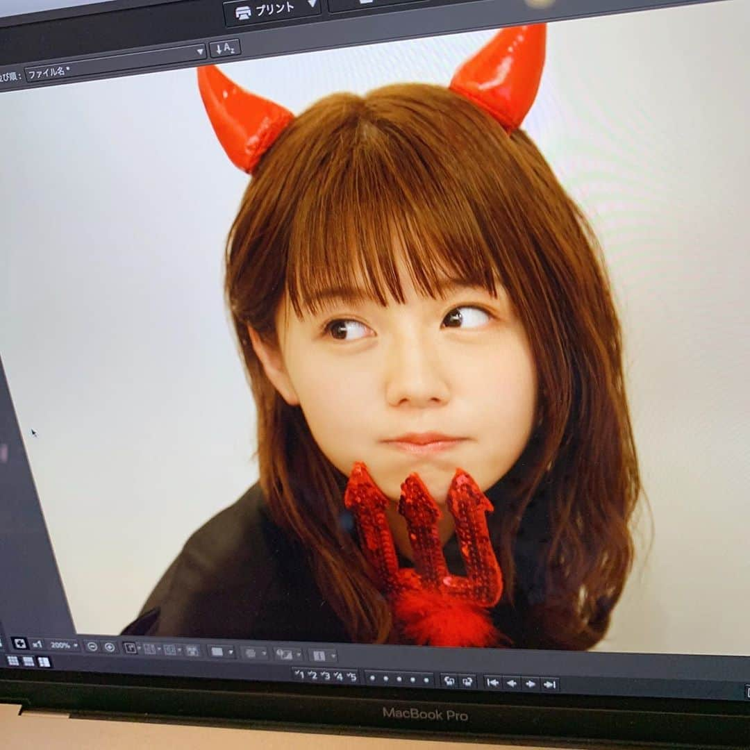 井口綾子さんのインスタグラム写真 - (井口綾子Instagram)「ハッピーハロウィン🎃 いい部屋ネットさんの部屋きゅんの時のオフショットです🍂 去年に引き続き今年もプライベートでハロウィンパーティできなかったなあ〜😭 お家でお菓子とかピザとか買ってパーティしたい！！🍕 他のカットがいい部屋ネットさんのTwitterアカウントに乗っているのでぜひそちらも見てくださいね〜💜」10月31日 20時56分 - ayako_inokuchi