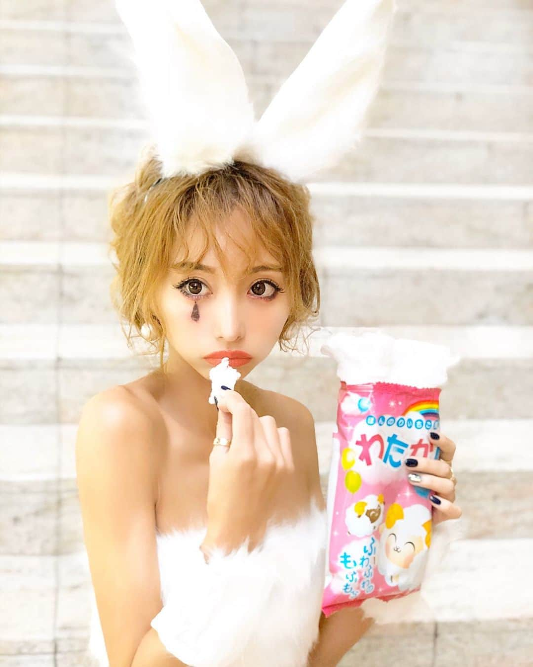 武田静加さんのインスタグラム写真 - (武田静加Instagram)「﻿ HAPPY HALLOWEEN🍭✨﻿ 🐰　@dress_tika ﻿ ﻿ ﻿ ﻿ #武田静加#モデル#ヨガインストラクター﻿ #HALLOWEEN#ハロウィン#バニー#🐰﻿ #uphair#仮装#hairmake#make#makeup#カラコン#hairmake#makeup#winter #秋#japan#日本﻿ ﻿」10月31日 20時51分 - takedashizuka0517