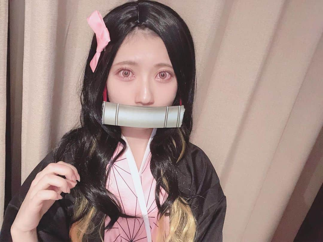 山田麻莉奈さんのインスタグラム写真 - (山田麻莉奈Instagram)「. ハッピーハロウィン👻. . ということでひさしぶりにコスプレ。 いつぶりだろう。 お仕事ではあったかもだけど プライベートではひさしぶり！ 最近ハマってる #鬼滅の刃 の #竈門禰豆子 。です！ ひさしぶりにコスプレしたけどやっぱ楽しい☺︎笑 . 次できるのいつかわかんないので いっぱいお写真上げときます連投します . . #ハロウィン #コスプレ #鬼滅の刃 #竈門禰豆子」10月31日 20時52分 - marina.yamada_324