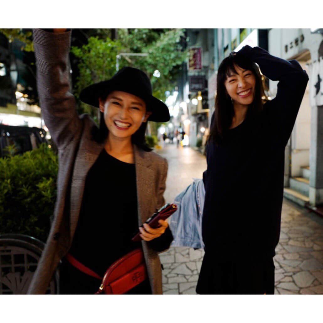 のインスタグラム：「・・☺︎ BIG smile ☺︎ ・ ・ HAPPYを運んできてくれるお友達… @nori_sato_ ちゃん  HAPPYを切り撮ってArt（タカラモノ）にしてくれるお友達… @miyukisuemitsu ちゃん  #friends #smile  #photography」