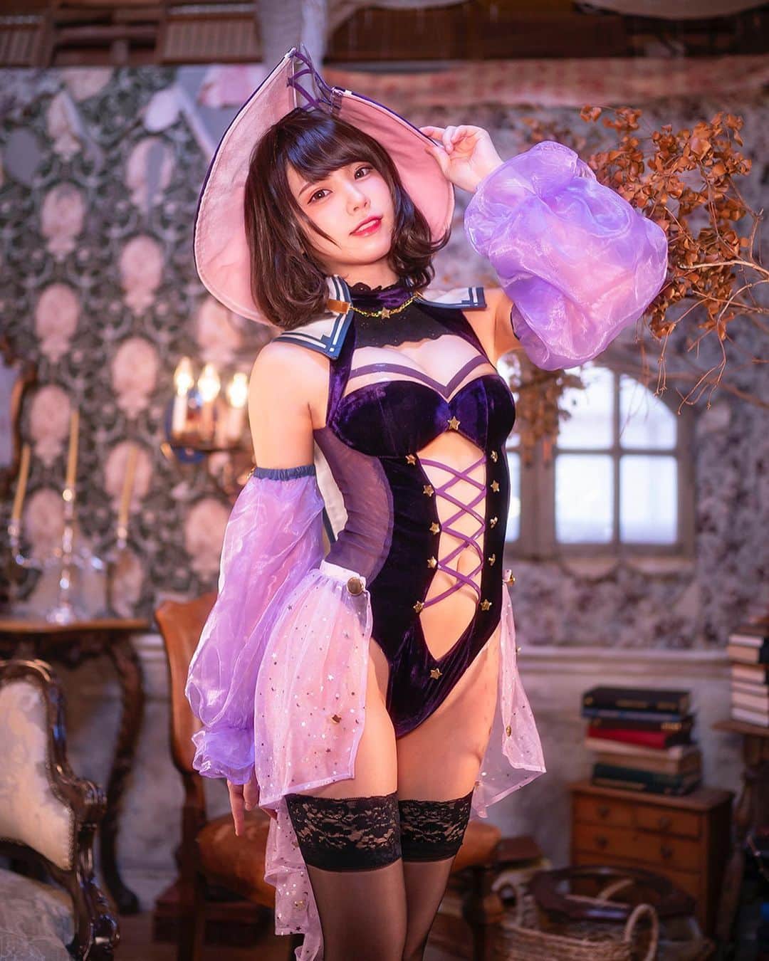 えなこさんのインスタグラム写真 - (えなこInstagram)「Trick and Treat💫 イタズラしてお菓子をもらう魔女です🤗 #halloween #halloweencostume #witchcostume #cosplay #japanesegirl」10月31日 21時02分 - enakorin