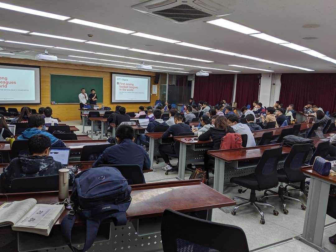 為末大のインスタグラム：「Lecture of Murai Chairman to students of Tsinghua University #清華大学  #tsinghua #sportsandtechnology」