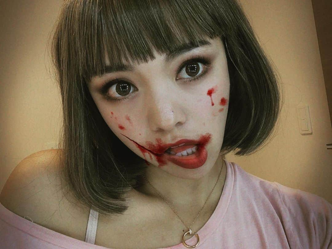 太田モニカさんのインスタグラム写真 - (太田モニカInstagram)「Halloween🎃💕 今夜の渋谷やばそうだねっ！ ちゃんとみなさん ルールは守るんですよーっ🙋‍♀️ . 街中は仮装してる人で たくさんいて見てるの楽しいわ笑 . .  では、今日の夜は長そうだね👻 みなさん楽しんで下さいっ💋 私はカメラアプリSNOWで充分笑 . . #monikalifestyle  #happyhalloween #love #snow #地味ハロウィン」10月31日 21時16分 - x.monika86.x