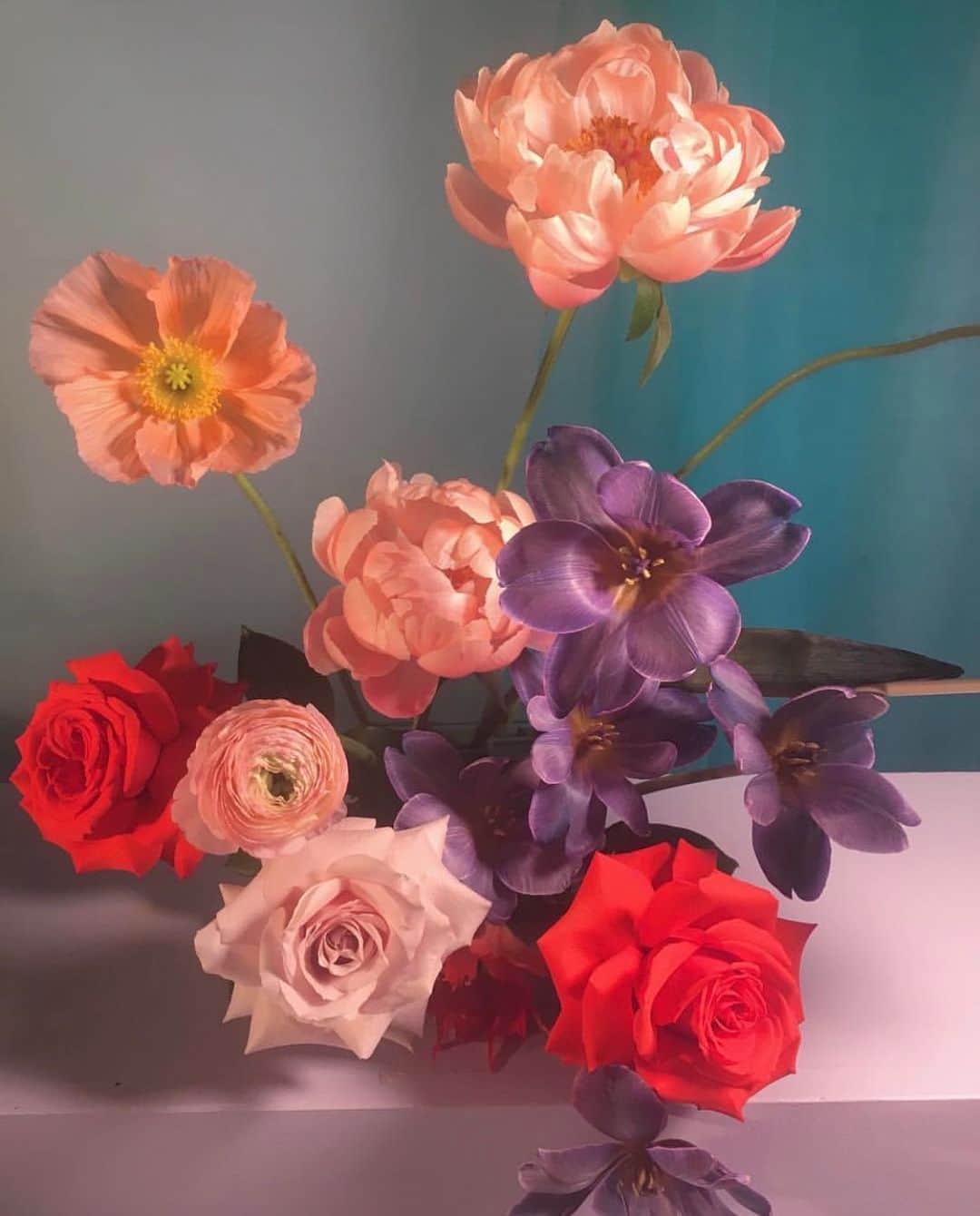 リンジー・エリンソンさんのインスタグラム写真 - (リンジー・エリンソンInstagram)「Floral arrangement inspo 🌸✨ by @doan_ly」10月31日 21時53分 - lindsellingson