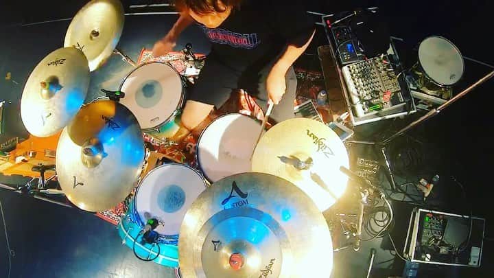 久野洋平のインスタグラム：「2019.10.26 OCEAN  シネマ公式FCにフル動画上がってます  #cinemastaff #drummer  #gopro」