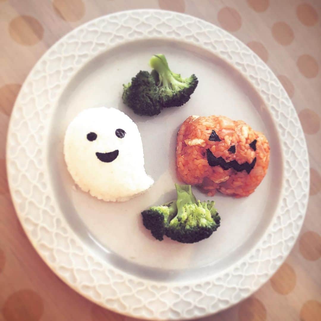 KOKIAのインスタグラム：「Trick or treat!! #tokyo #japan #japon #kokia #photography #歌手 #コキア #insta #art #beautiful #picoftheday #follow #女性 #ソングライター #photooftheday #woman #jmusic #ボーカリスト #singer #songwriter #jpop #vocalist #voice #声 #ライブ #live #綺麗 #日本 #halloween」