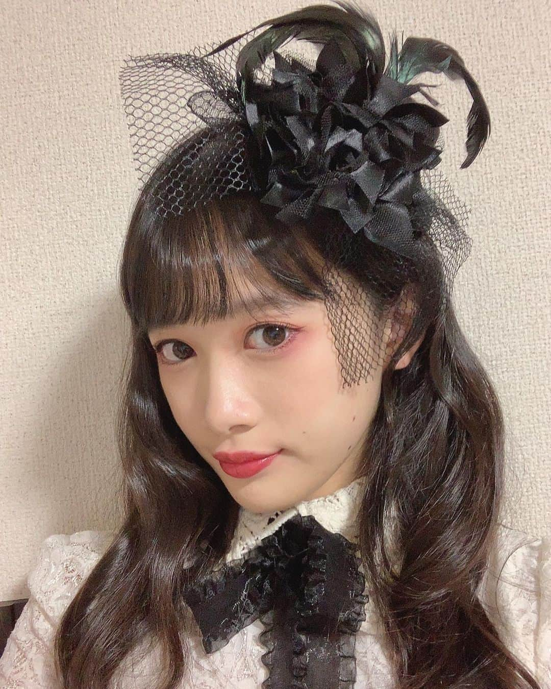 BEYOOOOONDSさんのインスタグラム写真 - (BEYOOOOONDSInstagram)「はっぴーはろうぃーーーーーん🎃👻💉 #里吉うたの です！🖤🥀 こんばんは👻 #うーゴースト です👻 お菓子、くれてもいいんだよ？🖤 楽しいハロウィンの夜をお過ごしくださいね🥀🥀 (このメイクのやり方はブログをぜひぜひチェックしてください💄) https://ameblo.jp/beyooooonds/entry-12541053185.html  #BEYOOOOONDS #Halloween #ハッピーハロウィン」10月31日 22時04分 - beyooooonds_official