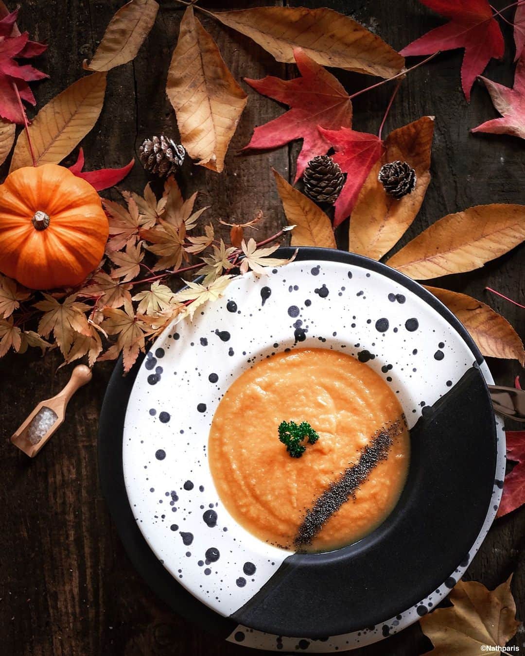 nathparisさんのインスタグラム写真 - (nathparisInstagram)「🇫🇷 Happy Halloween! 🎃 En ce jour de fête, j’ai préparé des mini courges Jack be little farcis au Risotto de champignons accompagnées d’une soupe de butternut 😋 Et vous quel est votre programme aujourd’hui ? 🇺🇸 Happy Halloween! 🎃 On this festive day, I prepared mini squashes Jack be little stuffed with mushroom risotto with butternut soup 😋 What is your program today?  En collaborartion avec @habitat_france」10月31日 22時11分 - nathparis